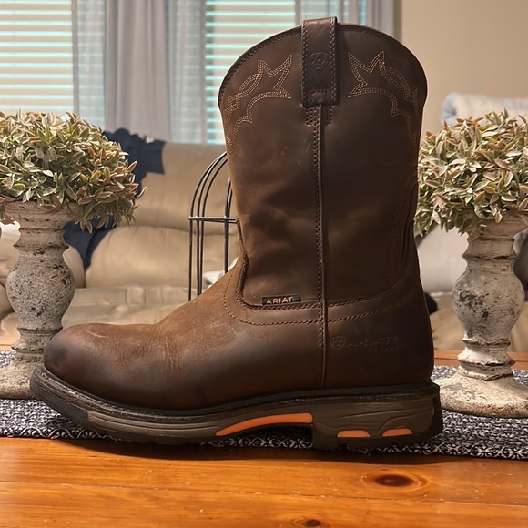 Boots - Picture 2 of 7